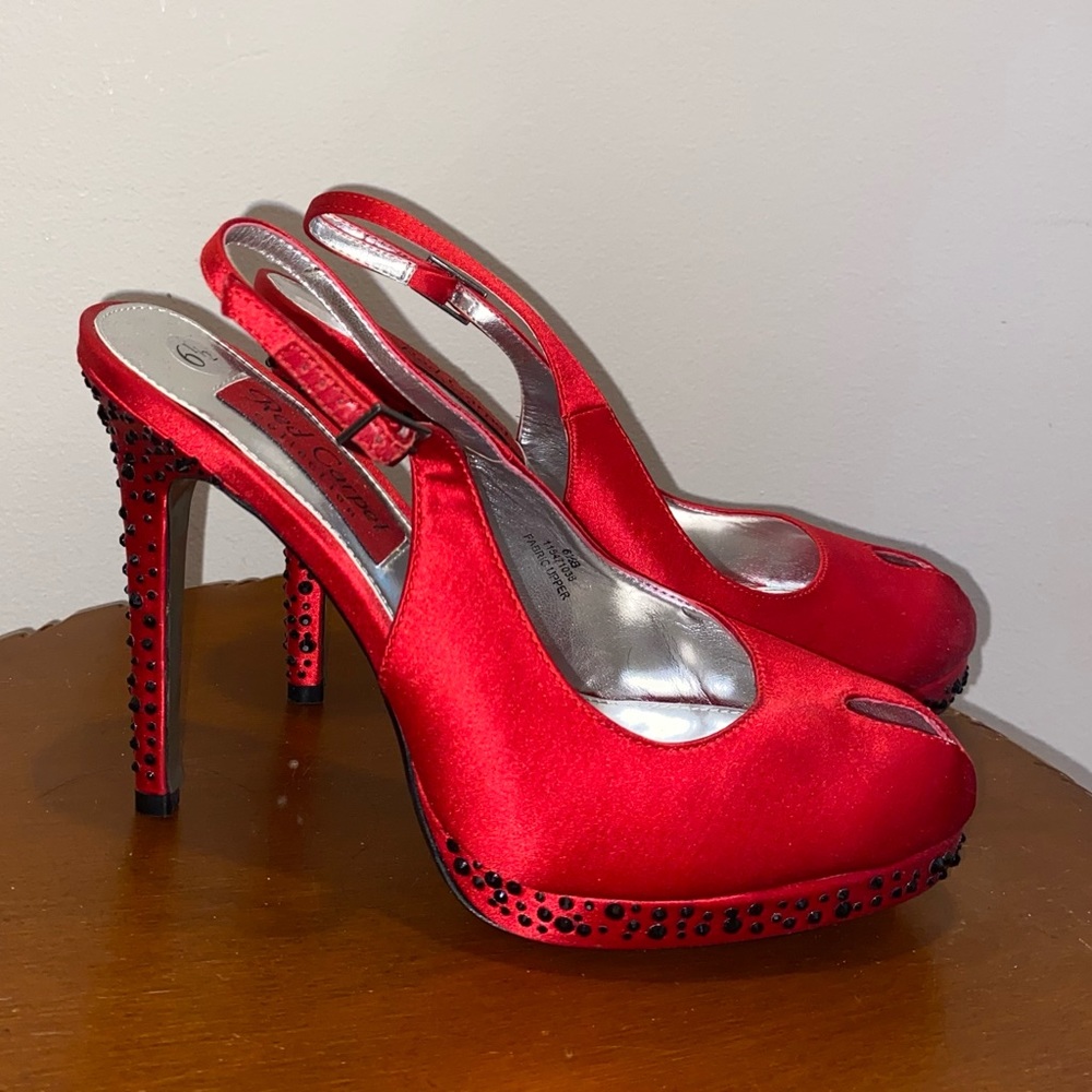New Ladies sexy red satin heels with black gem detail!    Size 6.5